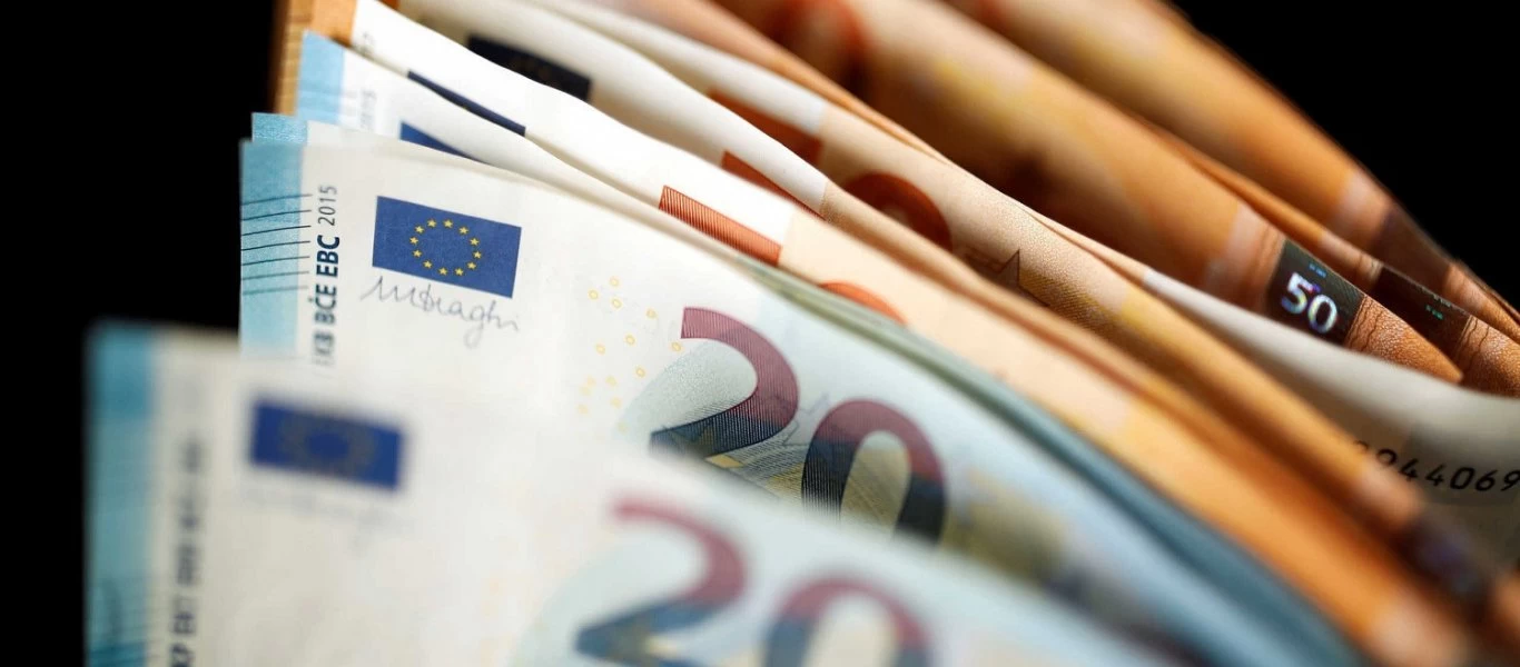 Με νέο χρονοδιάγραμμα πληρωμών τα €534 και η επιδότηση για τη «Συν-Εργασία»